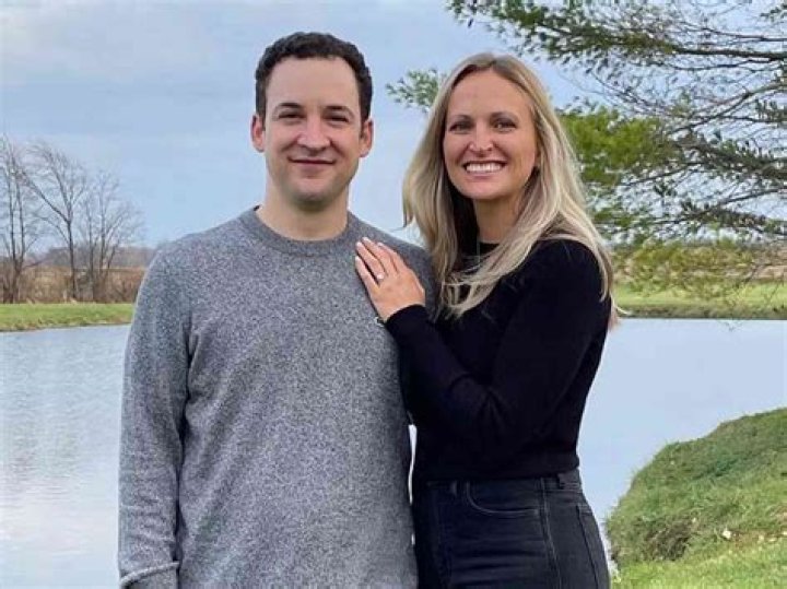 The Life and Love of Fred Savage’s Wife |