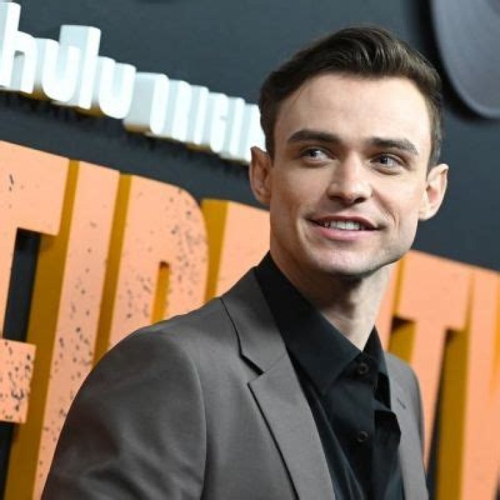 Thomas Doherty- Wiki, Age, Height, Net Worth, Girlfriend, Ethnicity