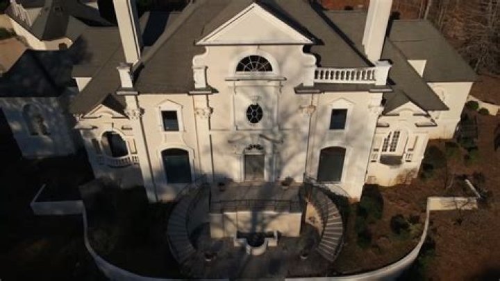 Uncover The Eerie Secrets Of Dr. Kane's Abandoned Mansion