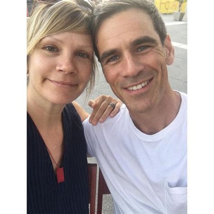 Uncover The Enduring Bond: Eddie Cahill's Wife Revealed