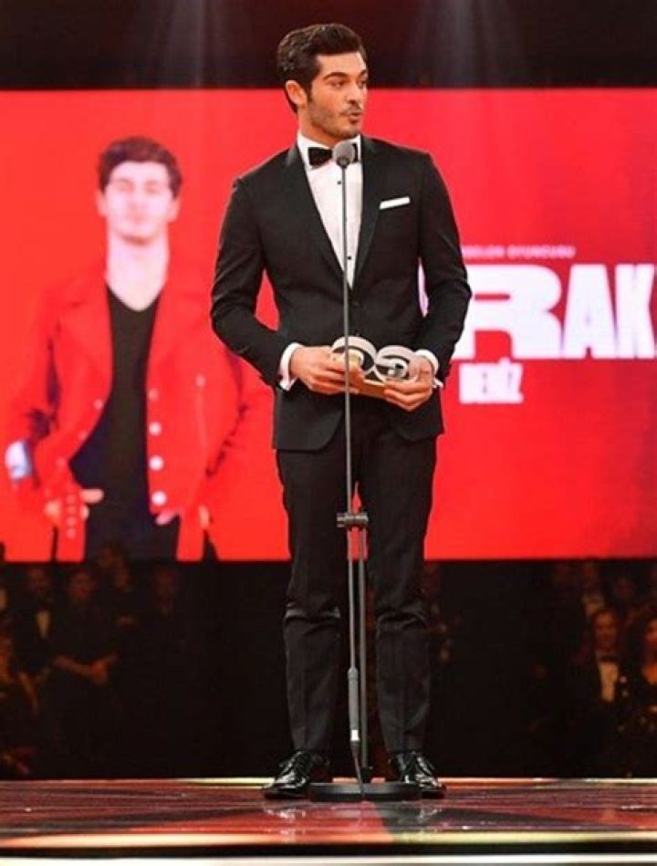 Uncover The Secrets: Burak Deniz's Height Unveiled
