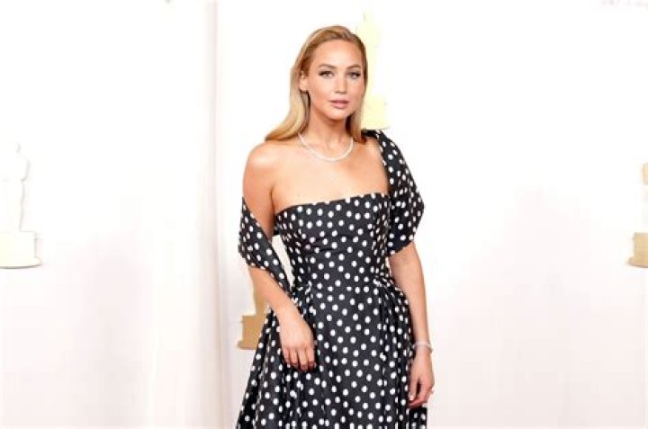 Uncover The Secrets: Jennifer Lawrence's Height Unveiled