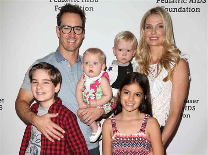Uncover The Secrets Of Mark-Paul Gosselaar's Family Life