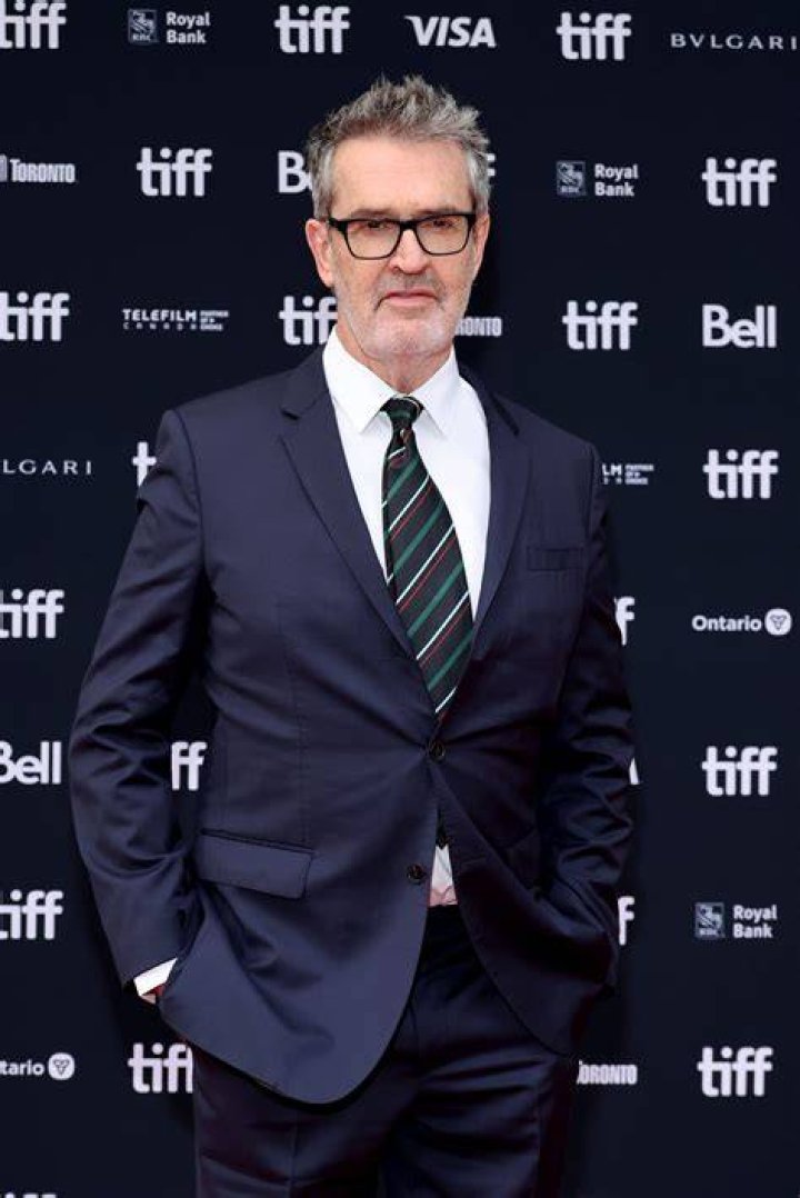 Uncover The Secrets: Rupert Everett's Height Revealed