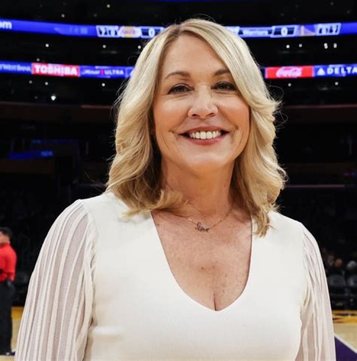 Uncover The Untold Story Behind Doris Burke's Age And Achievements