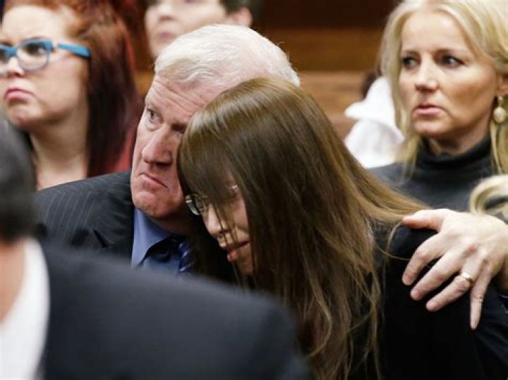 Uncovering The Identity Of Daniel Holtzclaw's Wife