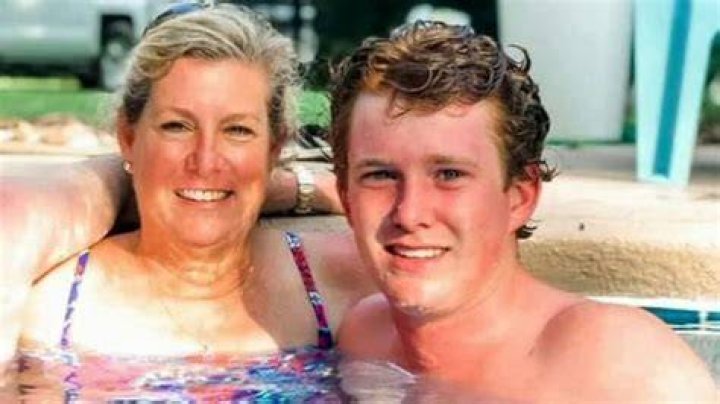 Uncovering The Parents Of Alex Murdaugh