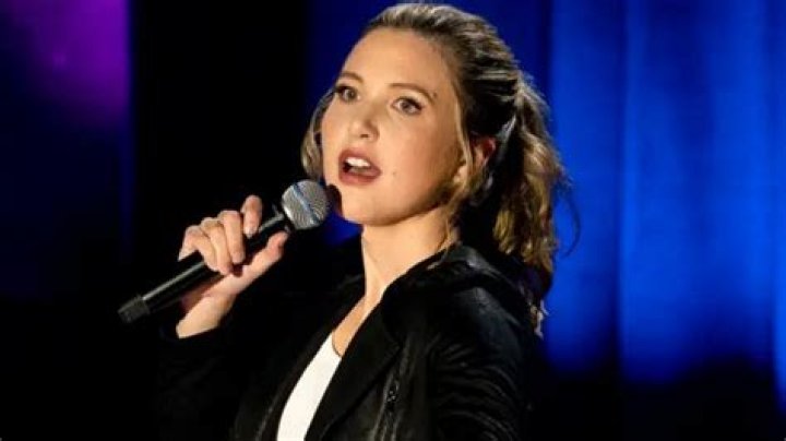 Unraveling The Enigma: Taylor Tomlinson's Height Unveiled