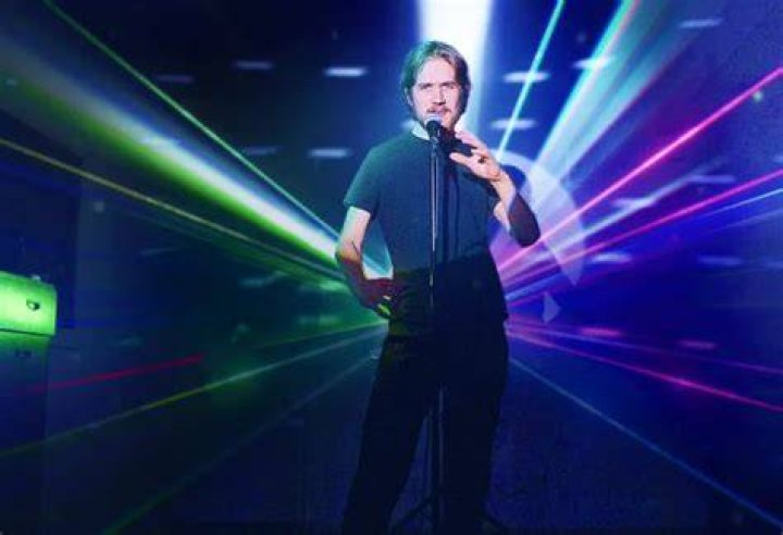 Unveiling Bo Burnham's Height: Uncover Hidden Insights