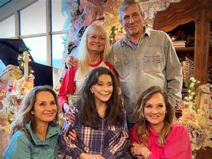 Unveiling Loretta Lynn And Oliver Lynn's Enduring Love Story