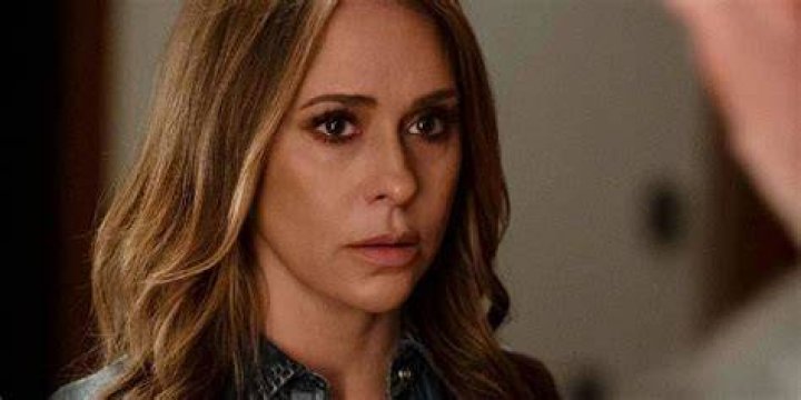 Unveiling The Allure Of Jennifer Love Hewitt: A Visual Journey