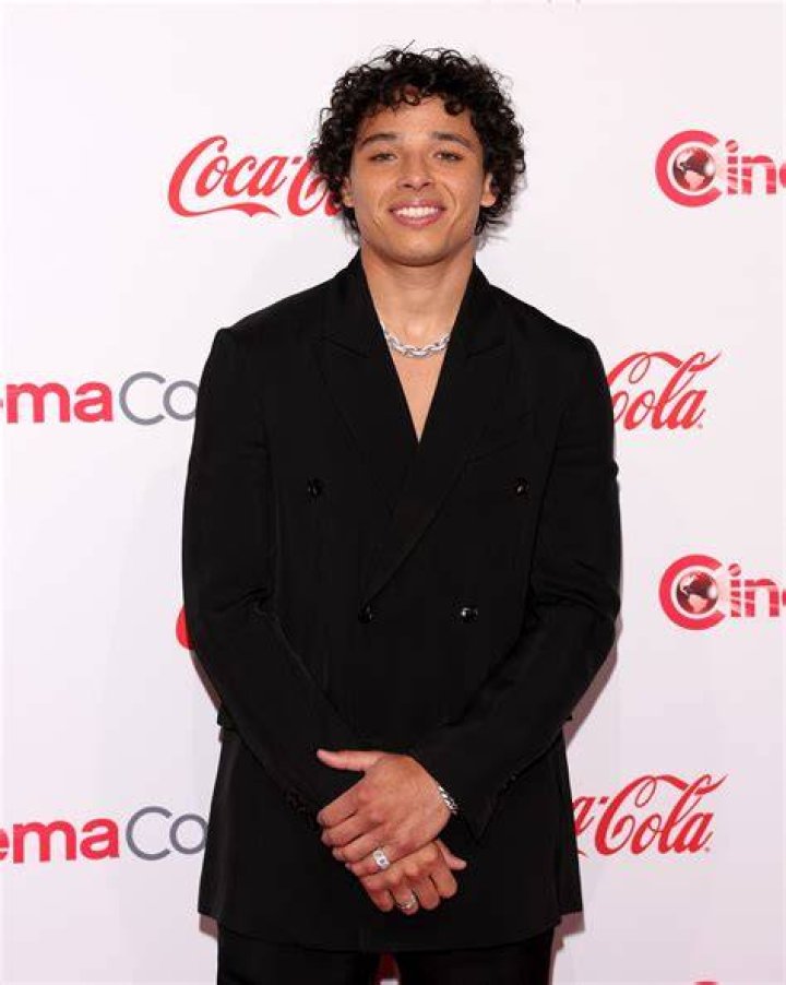 Unveiling The Enigma: Unraveling Mayweather's Son's Sexuality