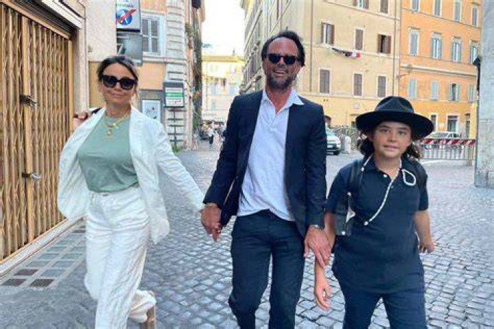 Unveiling The Enigmatic World Of Walton Goggins' Wife: Discoveries And Insights