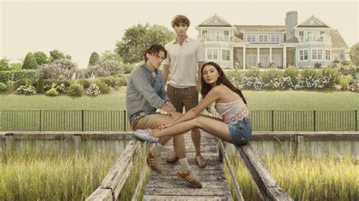 Unveiling The Secrets Of Lola Tung's Relationships