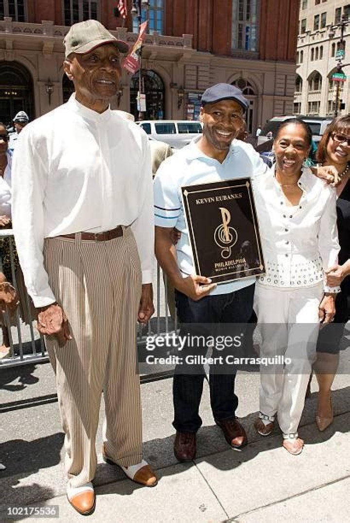 Unveiling The Truths And Intrigues Behind Kevin Eubanks' Height