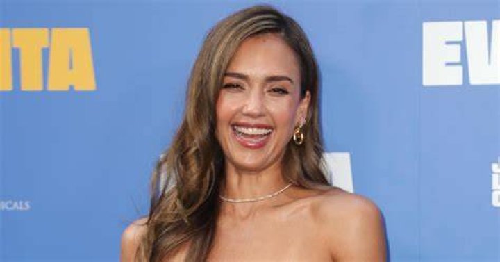 Unveiling The Truths: Jessica Alba's Height Explored