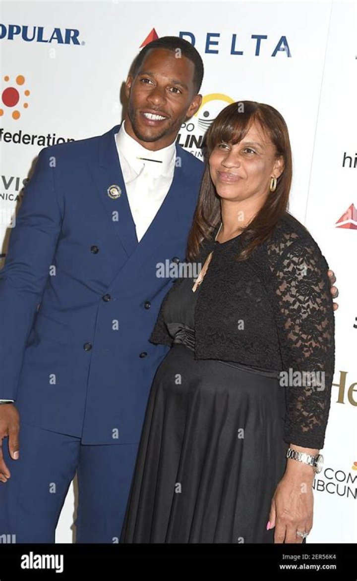 Victor Cruz And His Ex-Girlfriend Successfully Co-parent Their Daughter
