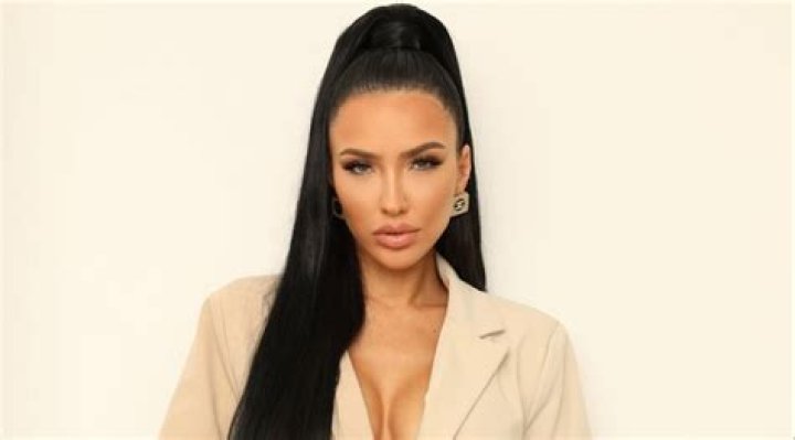 Victoria Vesce- Wiki, Age, Boyfriend, Net Worth, Ethnicity, Height