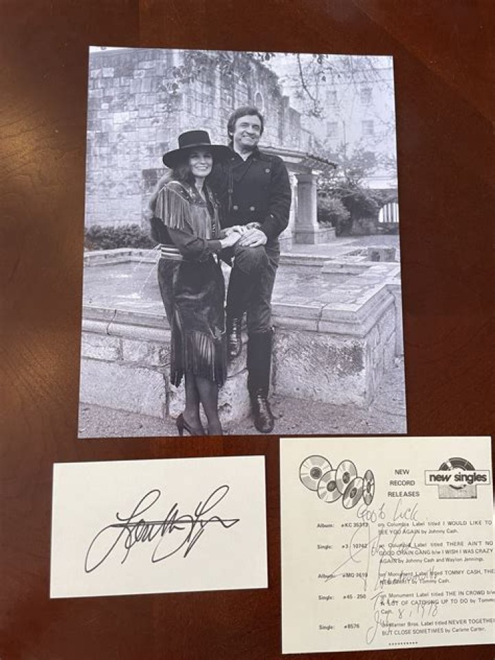 Was Johnny Cash Married To Loretta Lynn?