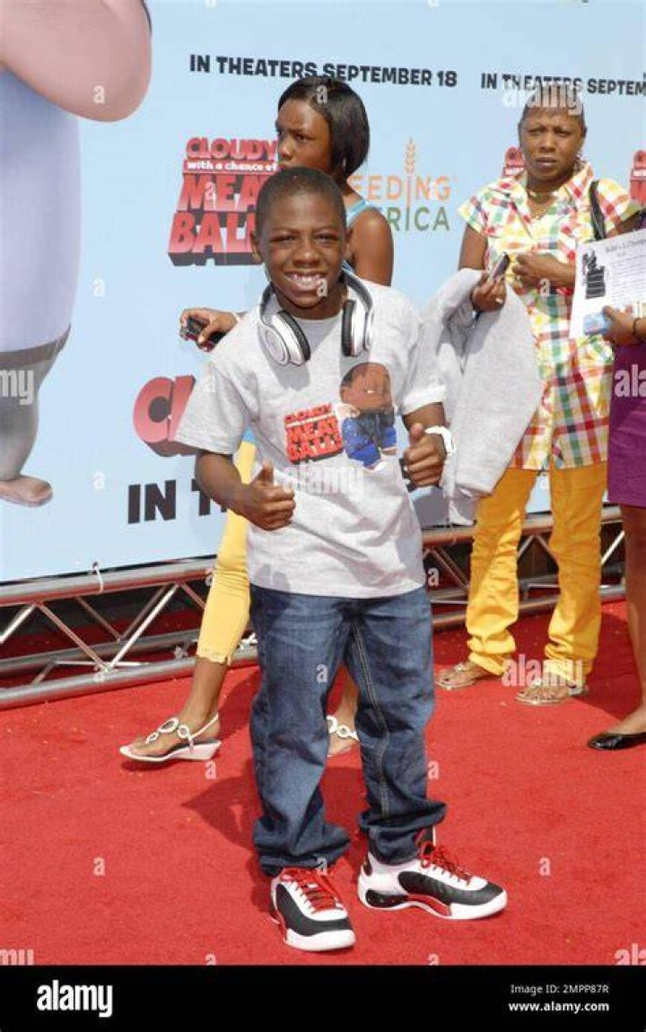 What is Bobb'e J. Thompson's height as he freestyles on Wild 'N Out? ·
