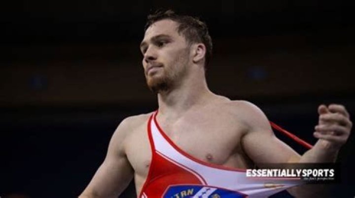 What is Spencer Lee Height and Weight?