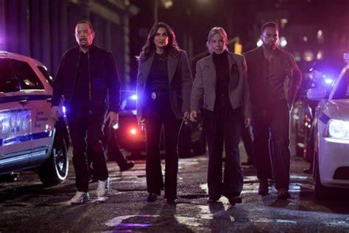 Who got shot at the end of season 17 episode 5 SVU?
