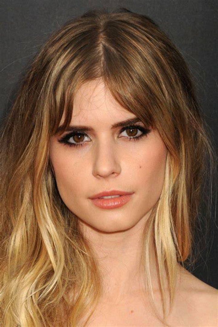 Who Is Actress Carlson Young Her Age