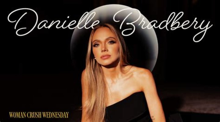 Who Is Danielle Bradbery Biography Wiki Net