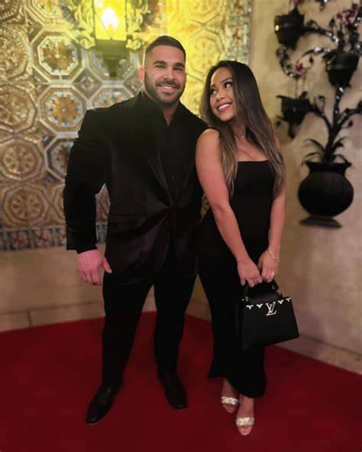 Who is Derek Lunsford's wife Jhelsin Mabaga? Model's Bio, age, photos, Instagram