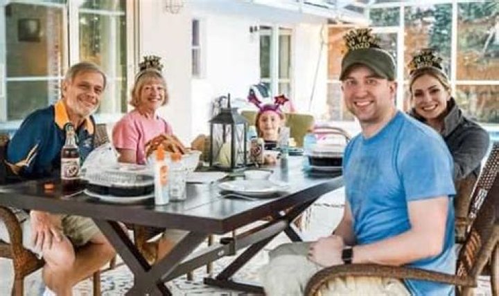 Who Is Fox 43 News Anchor, Amy Lutz Married To? Know About Her Husband, Children, Salary, Net Worth!