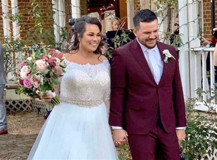 Who is Kyle Schwarber's wife?