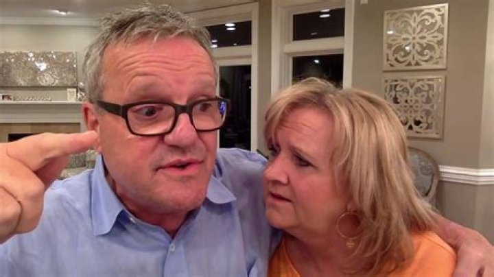 Who is Mark Lowry Dating Now ·