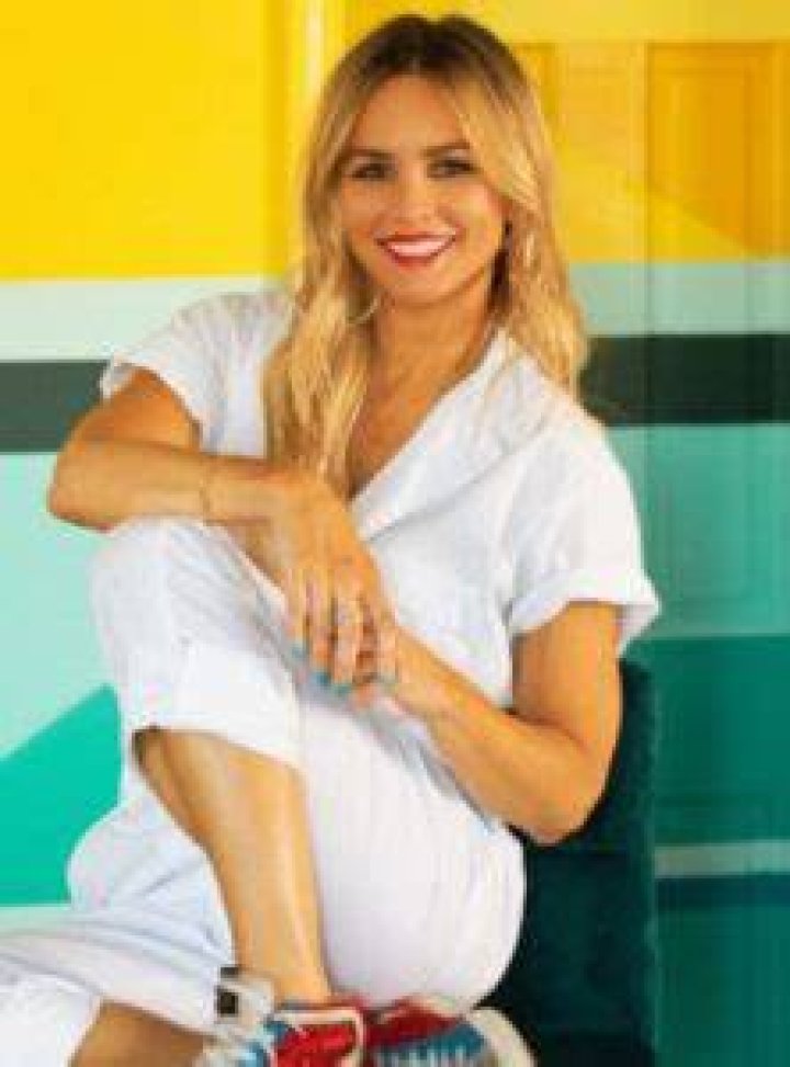 Who is Mary Welch from Breaking Bland? Meet the HGTV designer on Instagram Thu 5 August 2021 00 ·