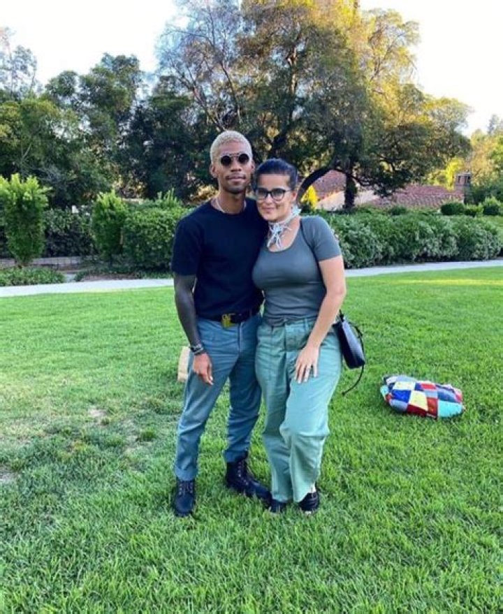 Who Is Nelly Furtado Boyfriend? Rumored To Be Dating Hodgy Beats ·
