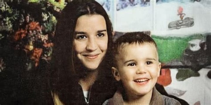 Who Was R Kelly Mom Joanne Kelly? Everything On Parents & Siblings